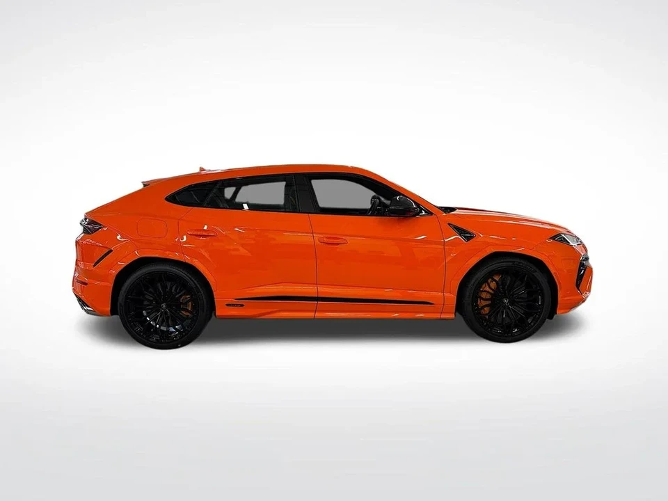 2026 Lamborghini Urus SE - Image 6 of 31