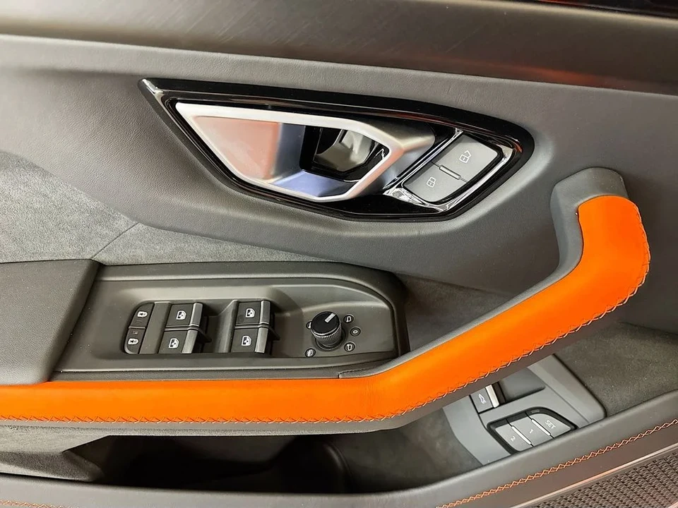 2026 Lamborghini Urus SE - Image 23 of 31