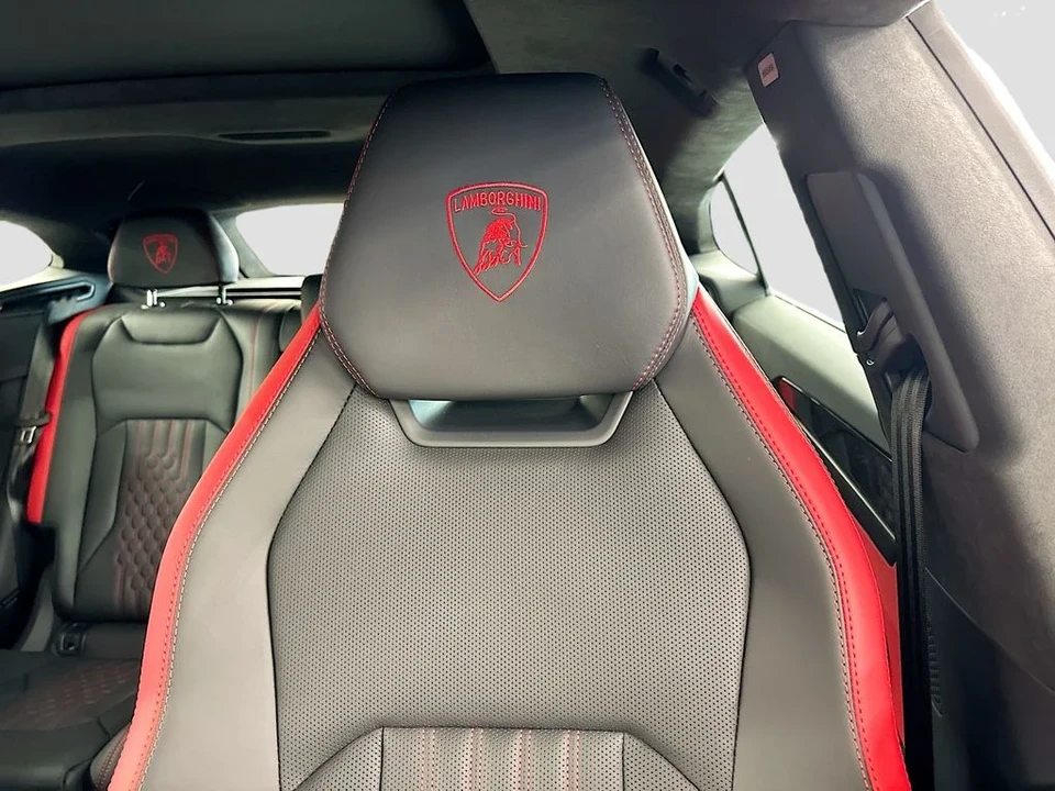 2026 Lamborghini Urus - Image 25 of 31