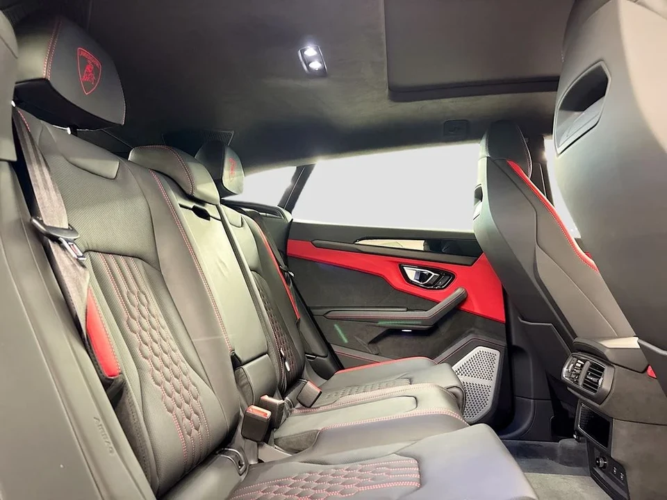 2026 Lamborghini Urus - Image 16 of 31
