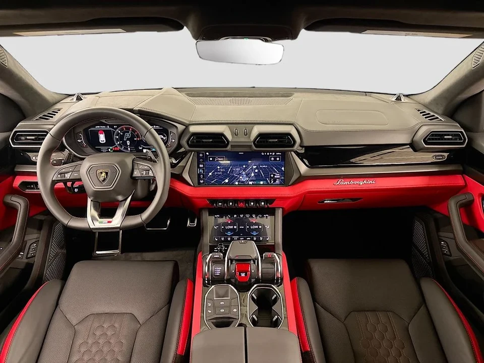 2026 Lamborghini Urus - Image 9 of 31