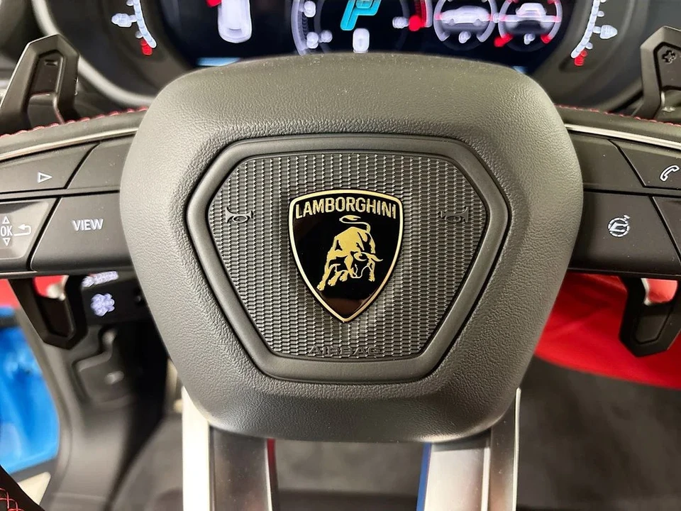 2026 Lamborghini Urus - Image 27 of 31
