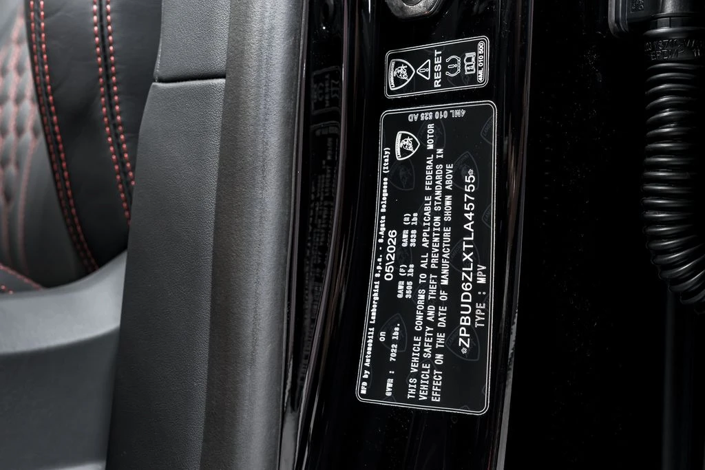 2026 Lamborghini Urus SE - Image 12 of 31