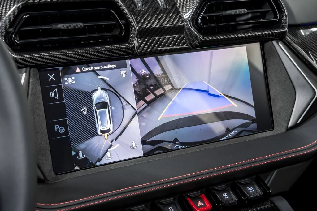 2026 Lamborghini Urus SE - Image 27 of 31