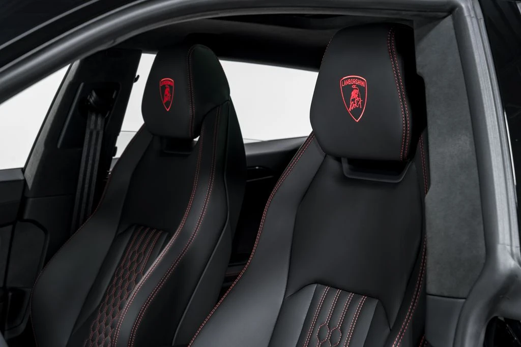 2026 Lamborghini Urus SE - Image 20 of 31