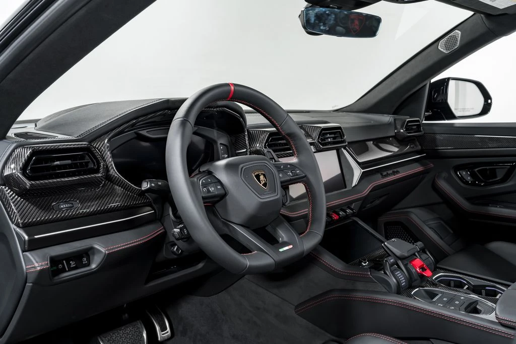2026 Lamborghini Urus SE - Image 13 of 31