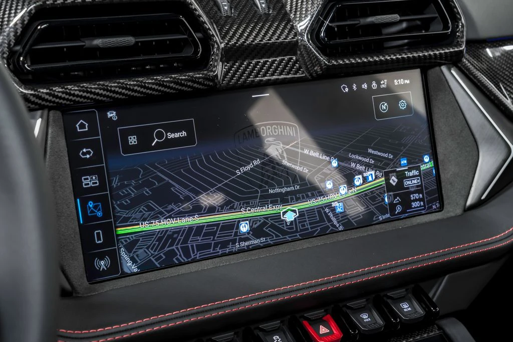 2026 Lamborghini Urus SE - Image 26 of 31