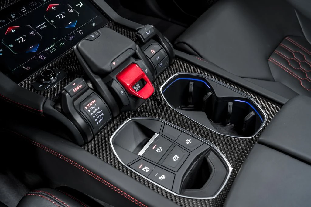2026 Lamborghini Urus SE - Image 29 of 31