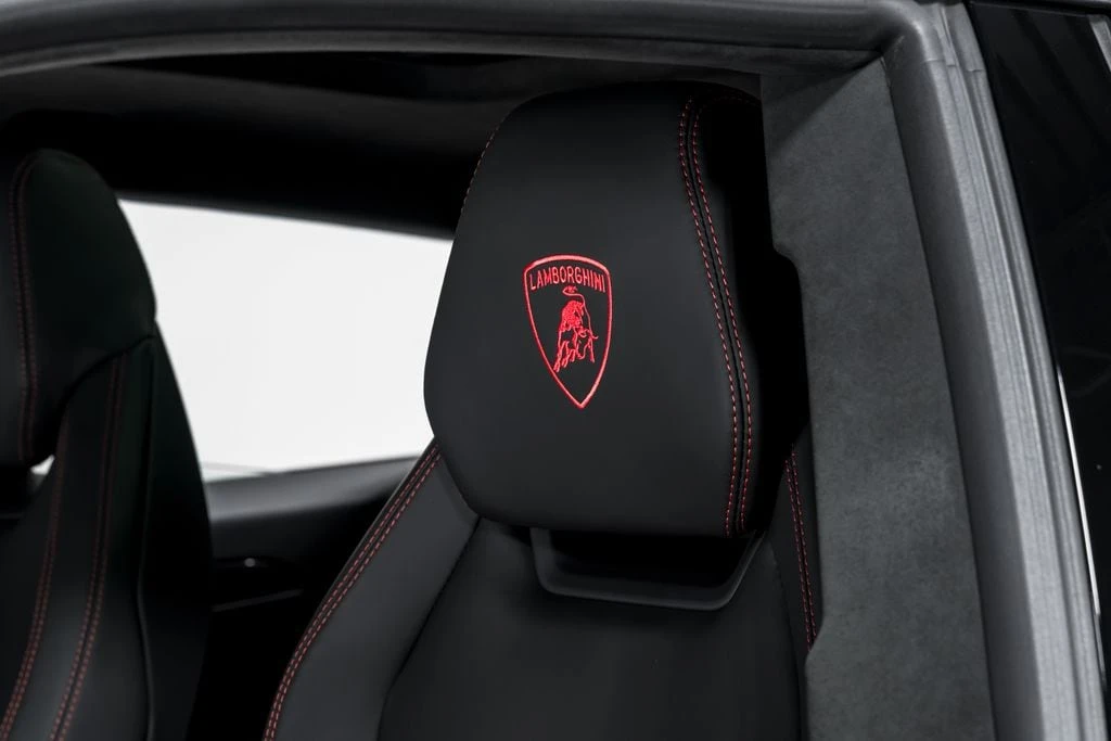 2026 Lamborghini Urus SE - Image 21 of 31