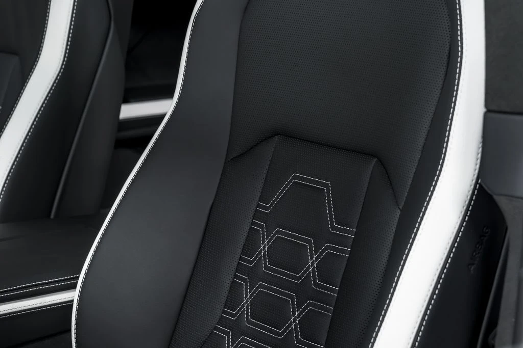 2026 Lamborghini Urus SE - Image 22 of 31