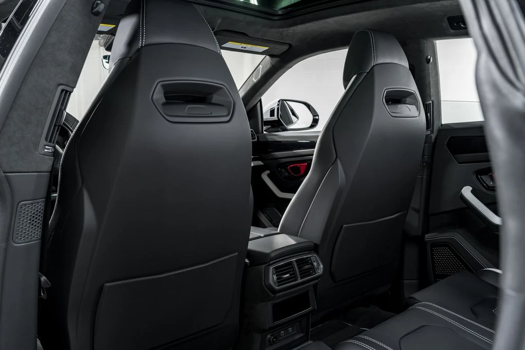 2026 Lamborghini Urus SE - Image 31 of 31