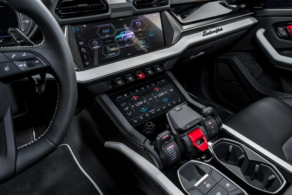 2026 Lamborghini Urus SE - Image 24 of 31