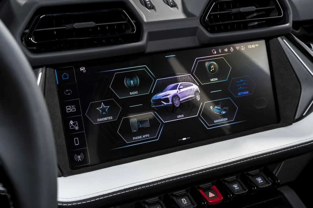 2026 Lamborghini Urus SE - Image 25 of 31