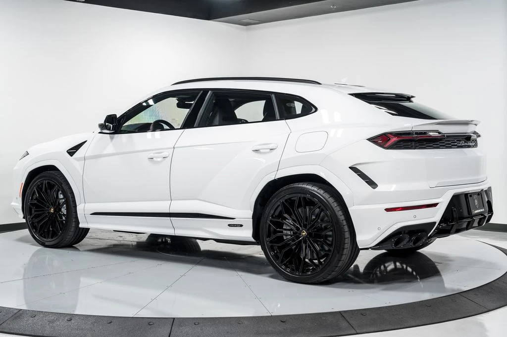 2026 Lamborghini Urus SE - Image 5 of 31