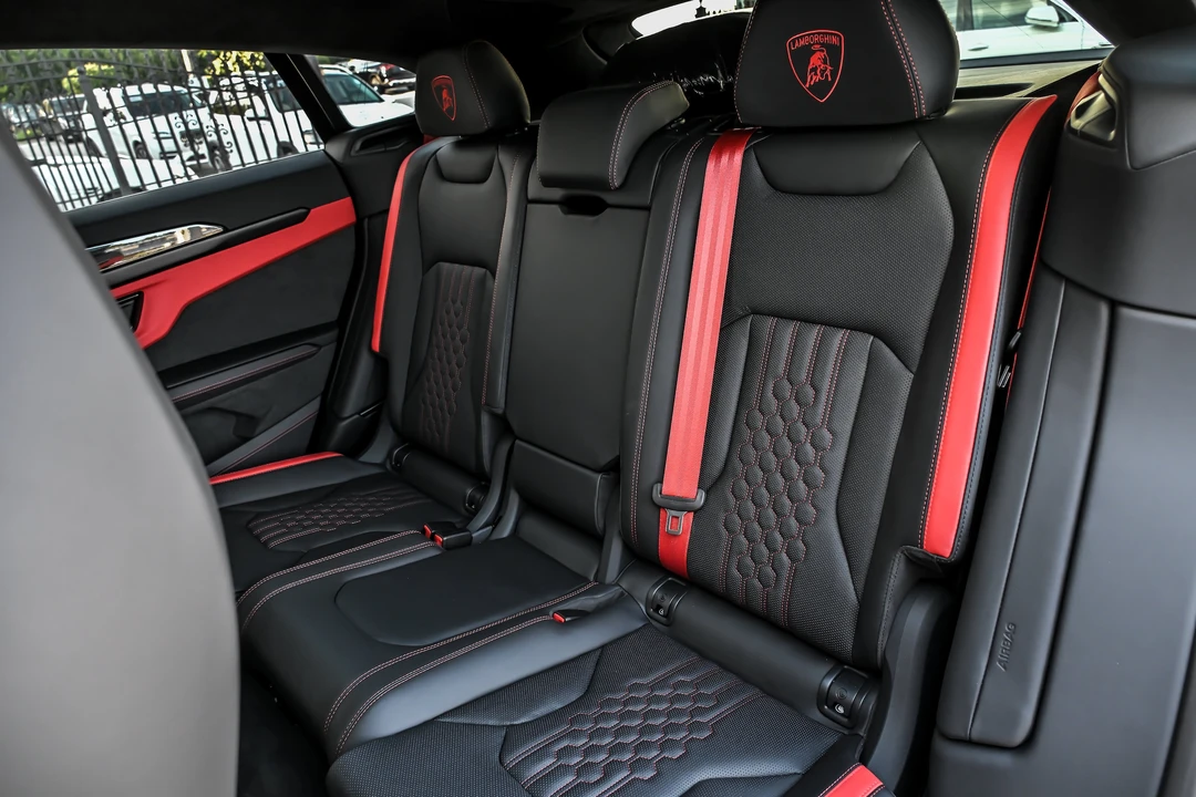 2026 Lamborghini Urus - Image 22 of 31