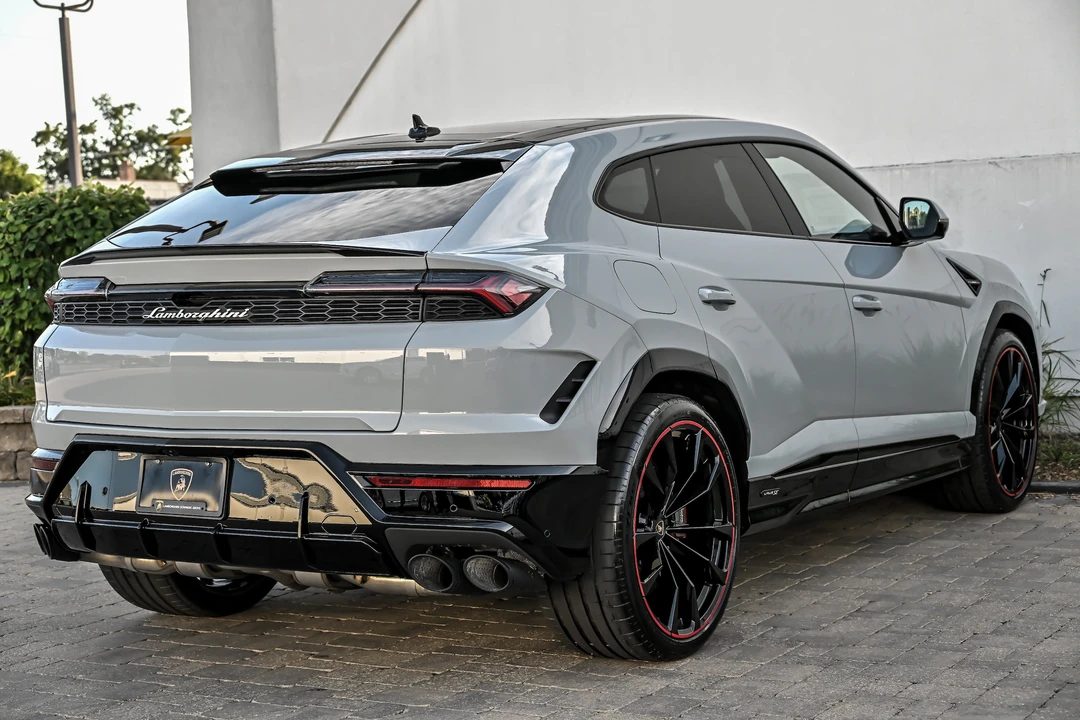 2026 Lamborghini Urus - Image 12 of 31