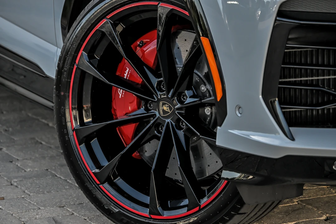 2026 Lamborghini Urus - Image 3 of 31