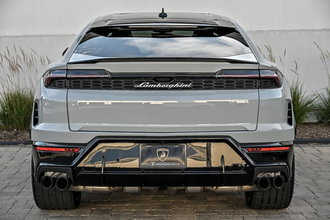 2026 Lamborghini Urus - Image 11 of 31