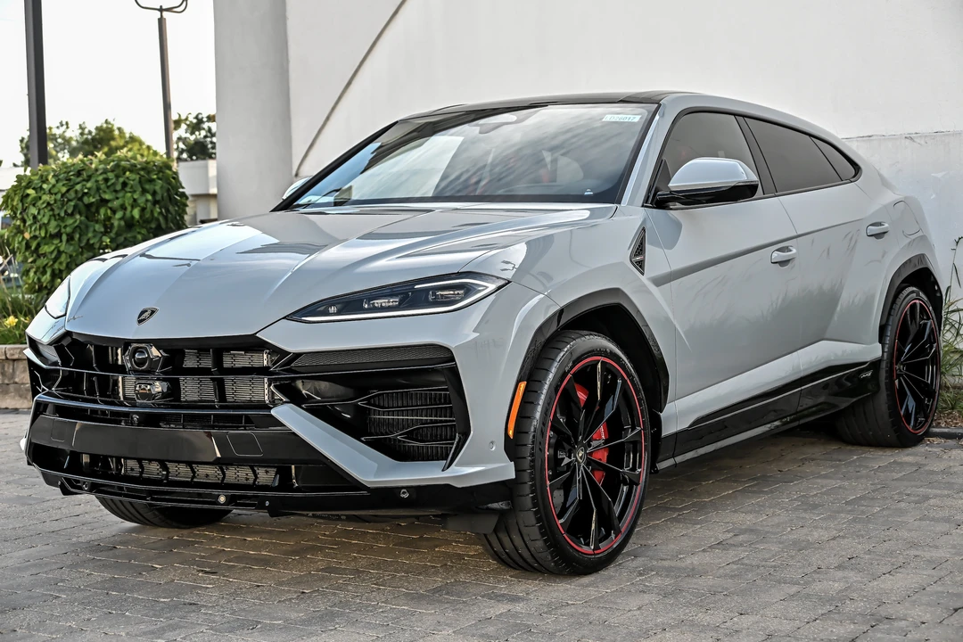 2026 Lamborghini Urus - Image 5 of 31