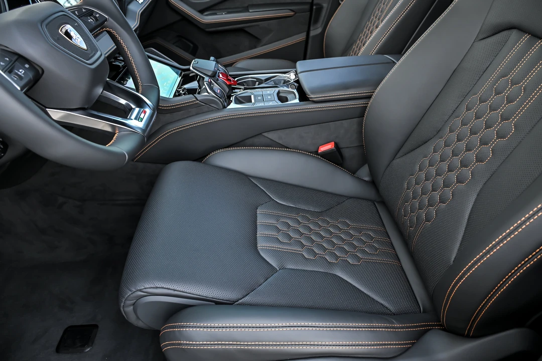 2026 Lamborghini Urus SE - Image 20 of 31