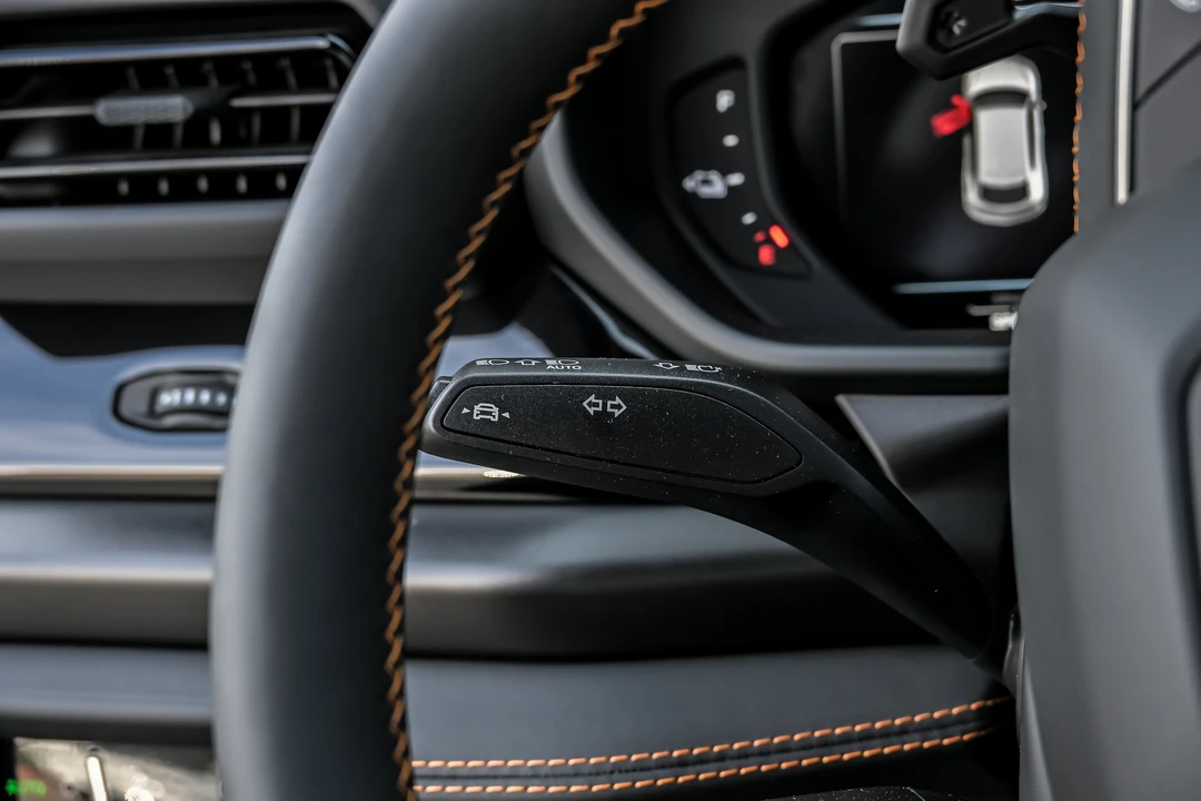 2026 Lamborghini Urus SE - Image 31 of 31