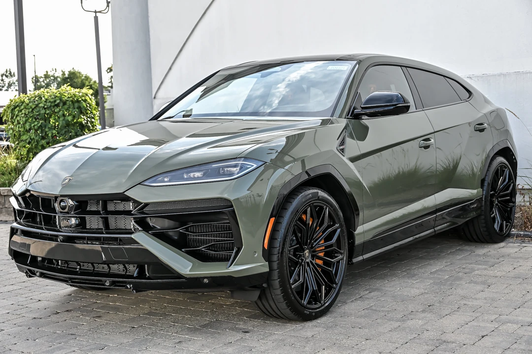 2026 Lamborghini Urus SE - Image 5 of 31
