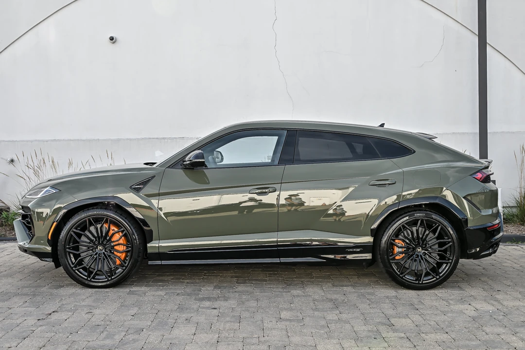 2026 Lamborghini Urus SE - Image 10 of 31