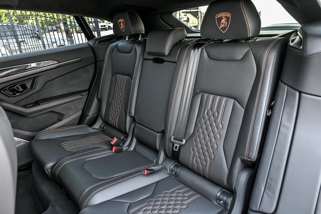 2026 Lamborghini Urus SE - Image 23 of 31