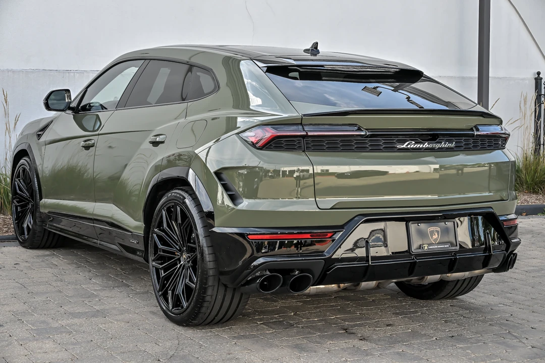 2026 Lamborghini Urus SE - Image 11 of 31