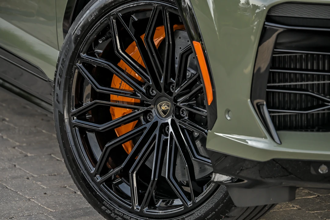2026 Lamborghini Urus SE - Image 3 of 31