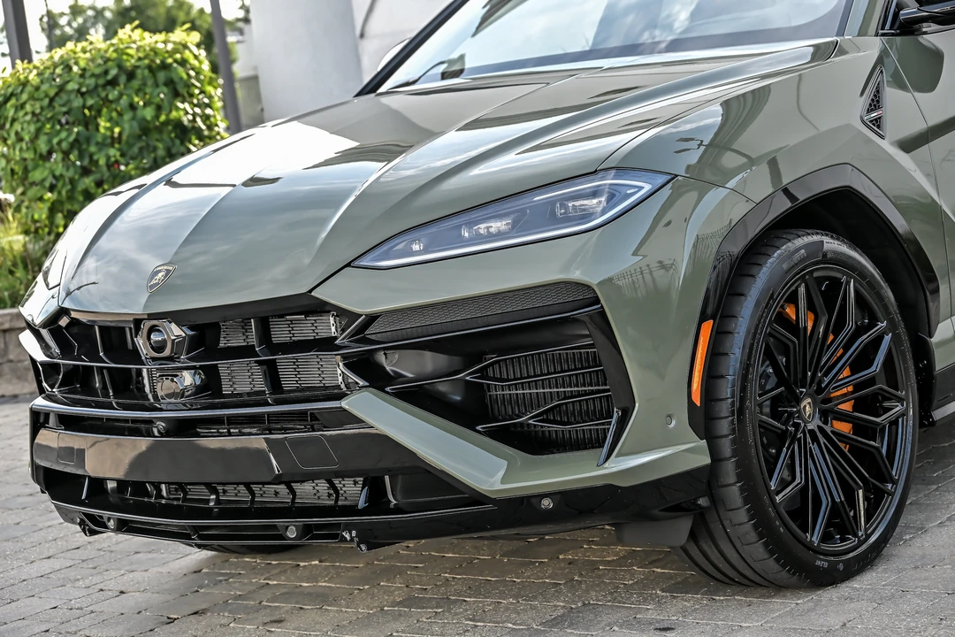 2026 Lamborghini Urus SE - Image 6 of 31