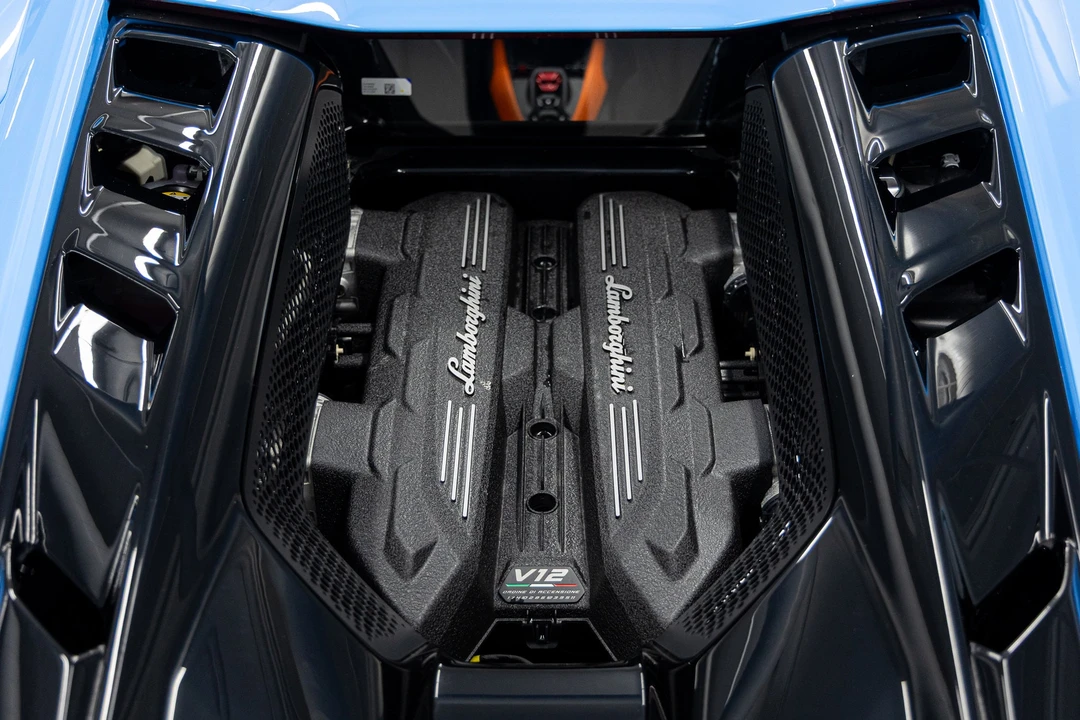 2026 Lamborghini Revuelto - Image 28 of 31