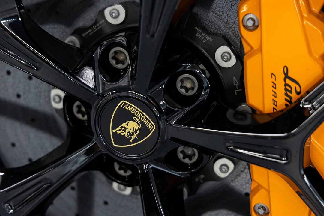 2026 Lamborghini Revuelto - Image 20 of 31