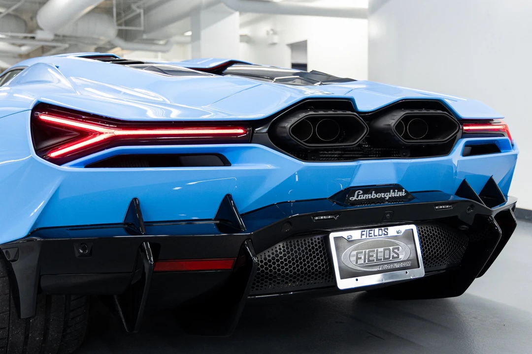 2026 Lamborghini Revuelto - Image 25 of 31