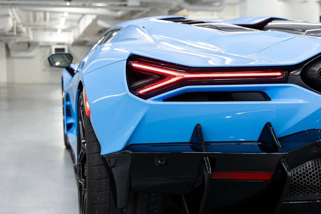 2026 Lamborghini Revuelto - Image 24 of 31
