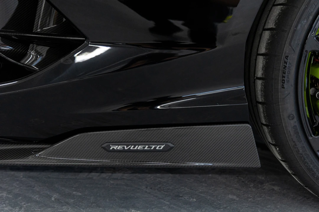 2026 Lamborghini Revuelto - Image 20 of 31