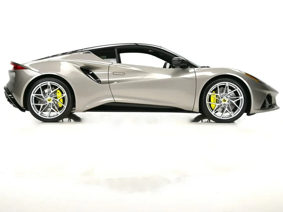 2026 Lotus Emira - Image 26 of 31