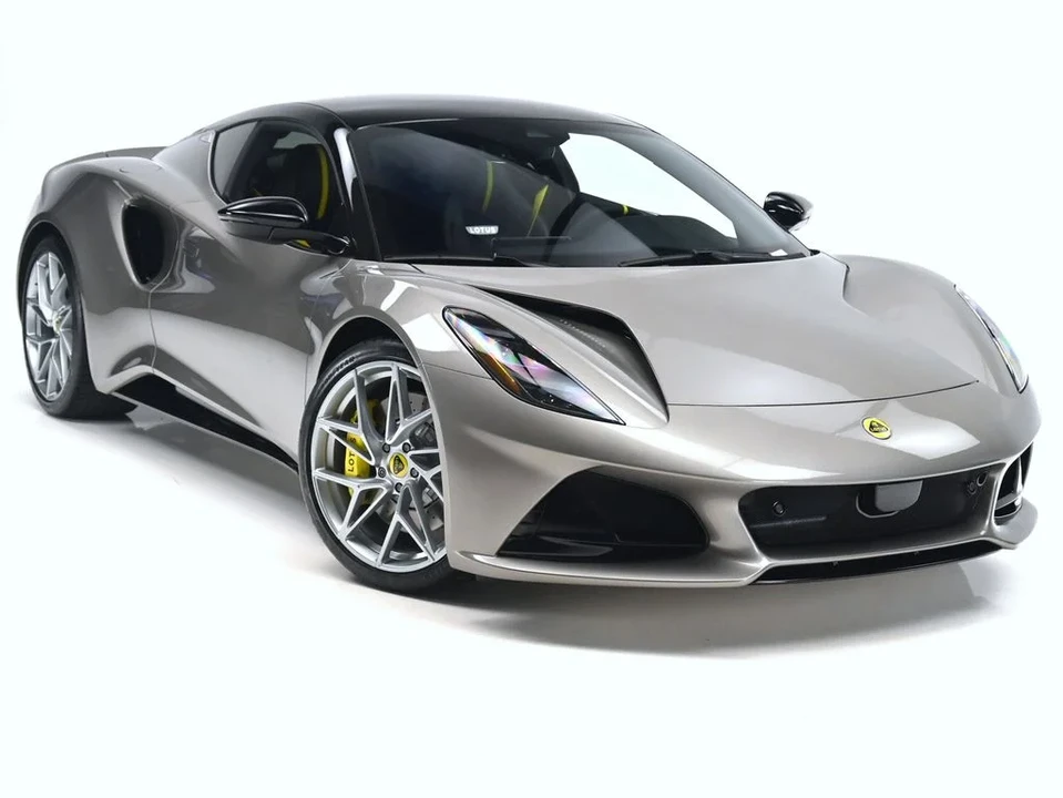 2026 Lotus Emira - Image 3 of 31