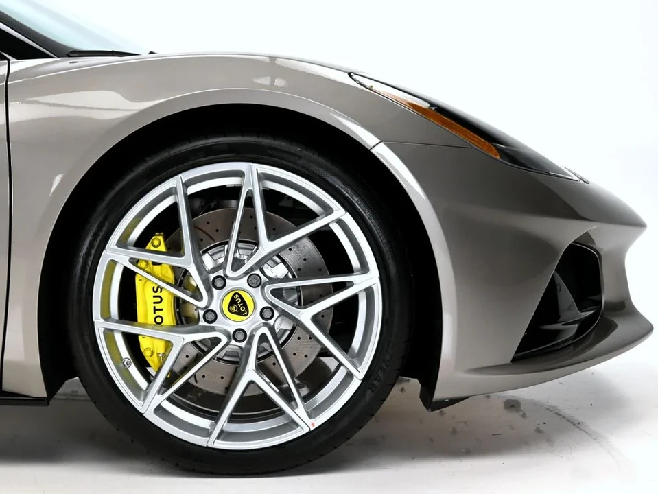 2026 Lotus Emira - Image 25 of 31
