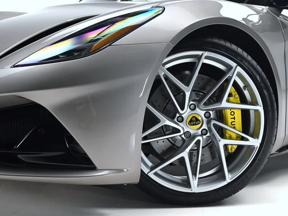 2026 Lotus Emira - Image 27 of 31