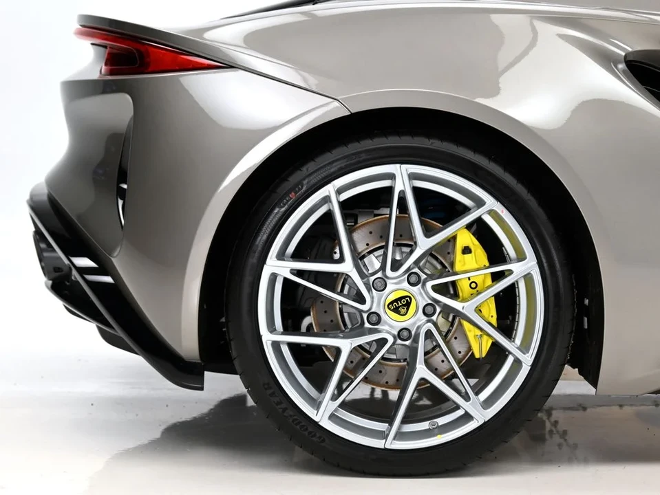 2026 Lotus Emira - Image 24 of 31