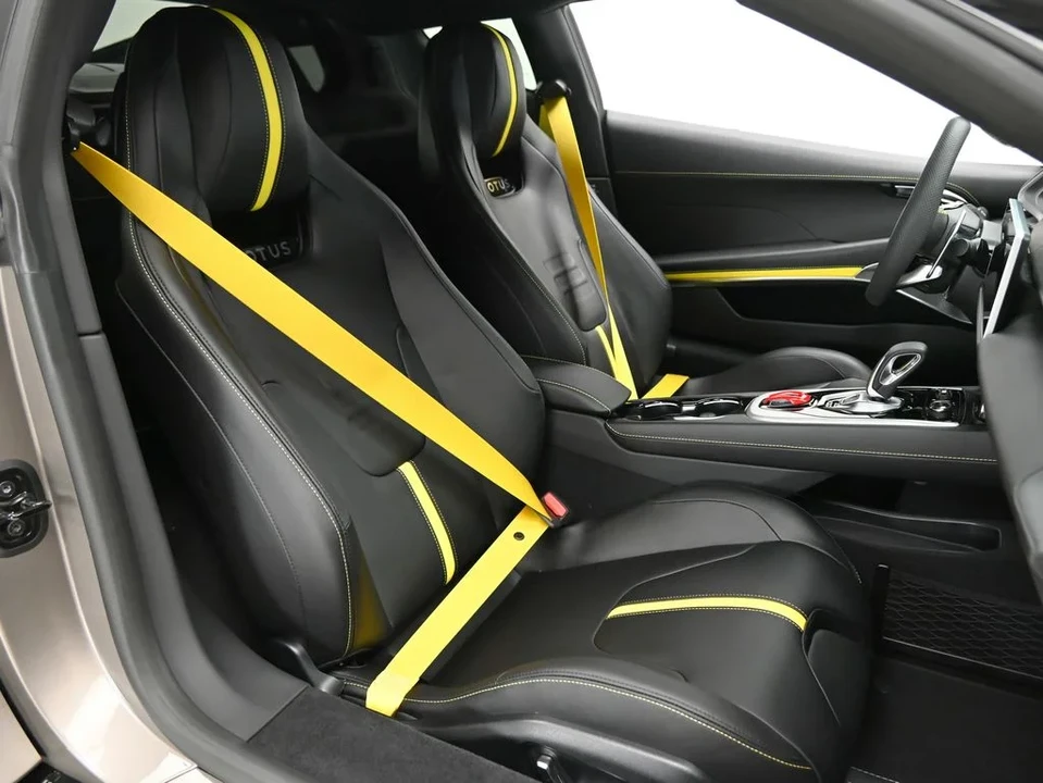 2026 Lotus Emira - Image 10 of 31