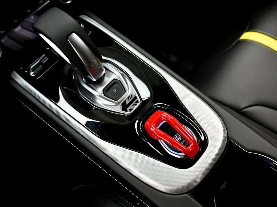 2026 Lotus Emira - Image 17 of 31