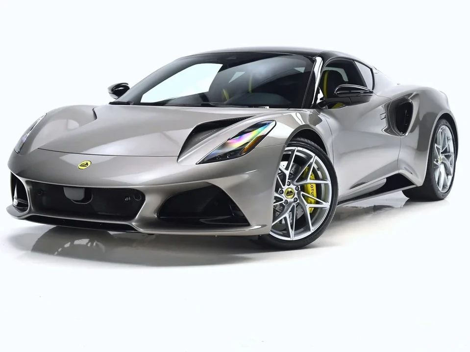 2026 Lotus Emira - Image 7 of 31