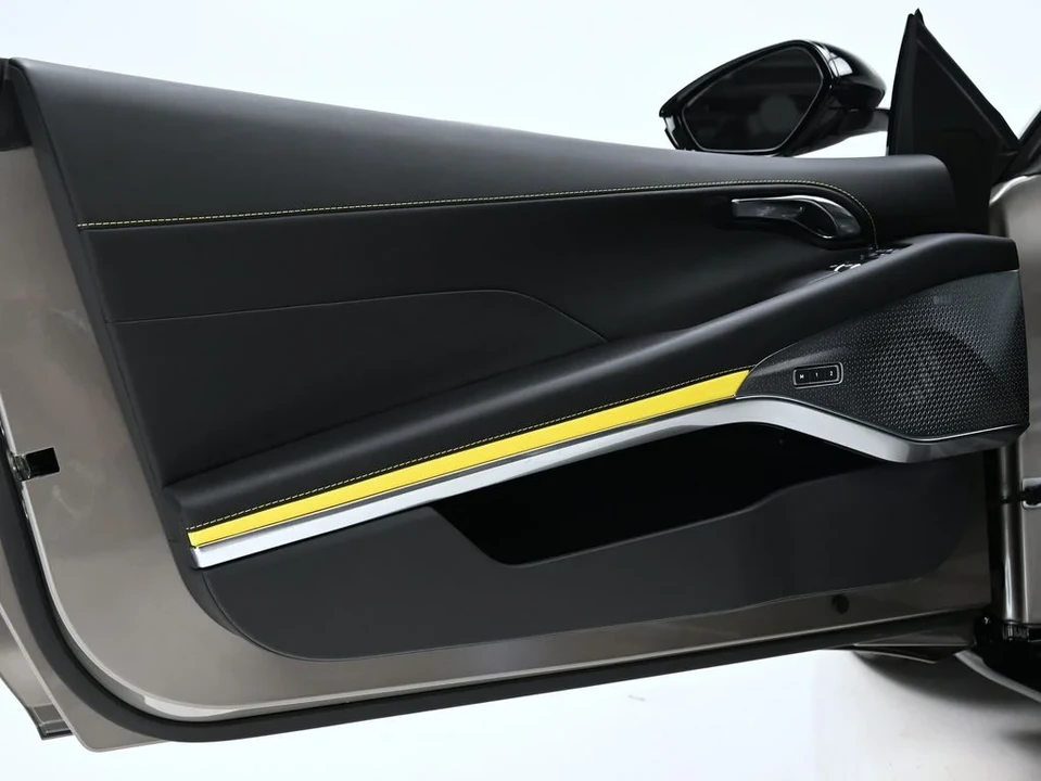 2026 Lotus Emira - Image 21 of 31