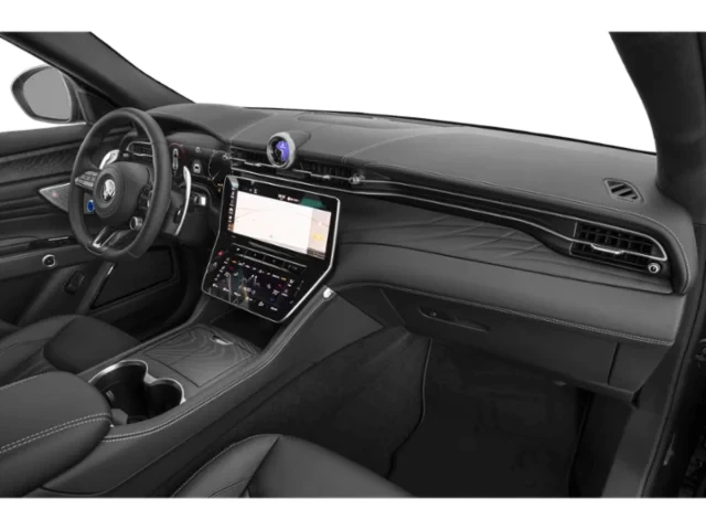2026 Maserati Grecale - Image 12 of 13