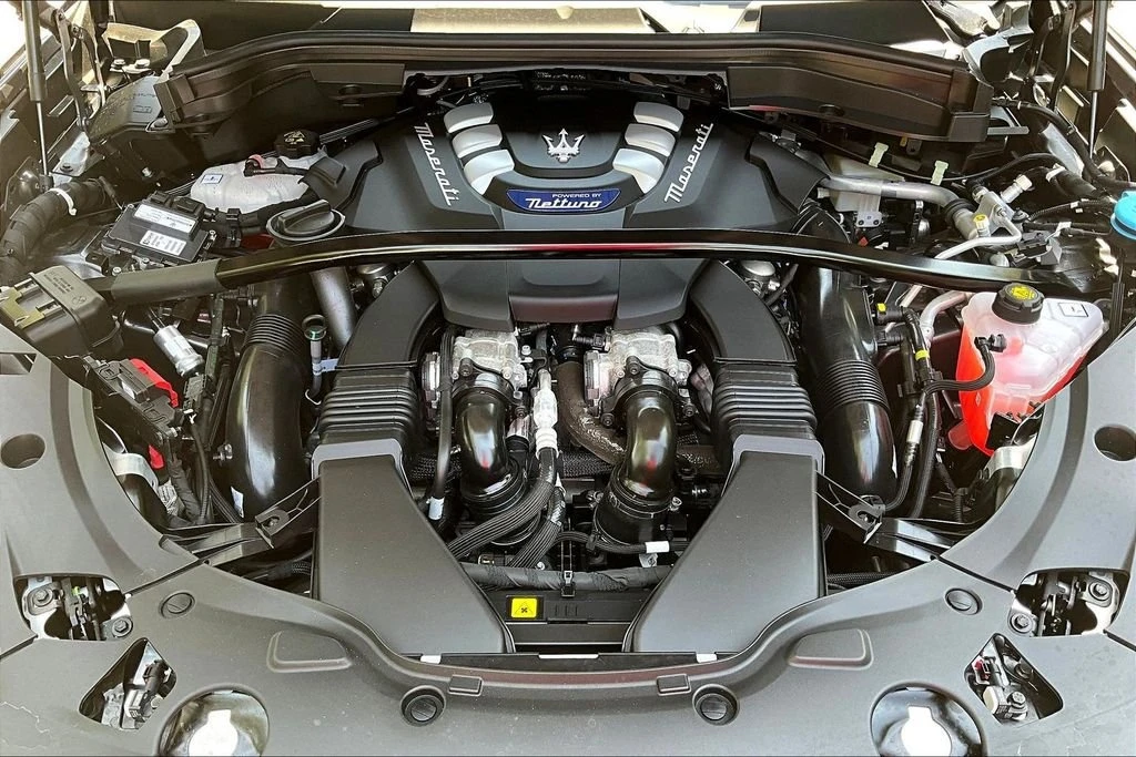 2026 Maserati Grecale - Image 12 of 13