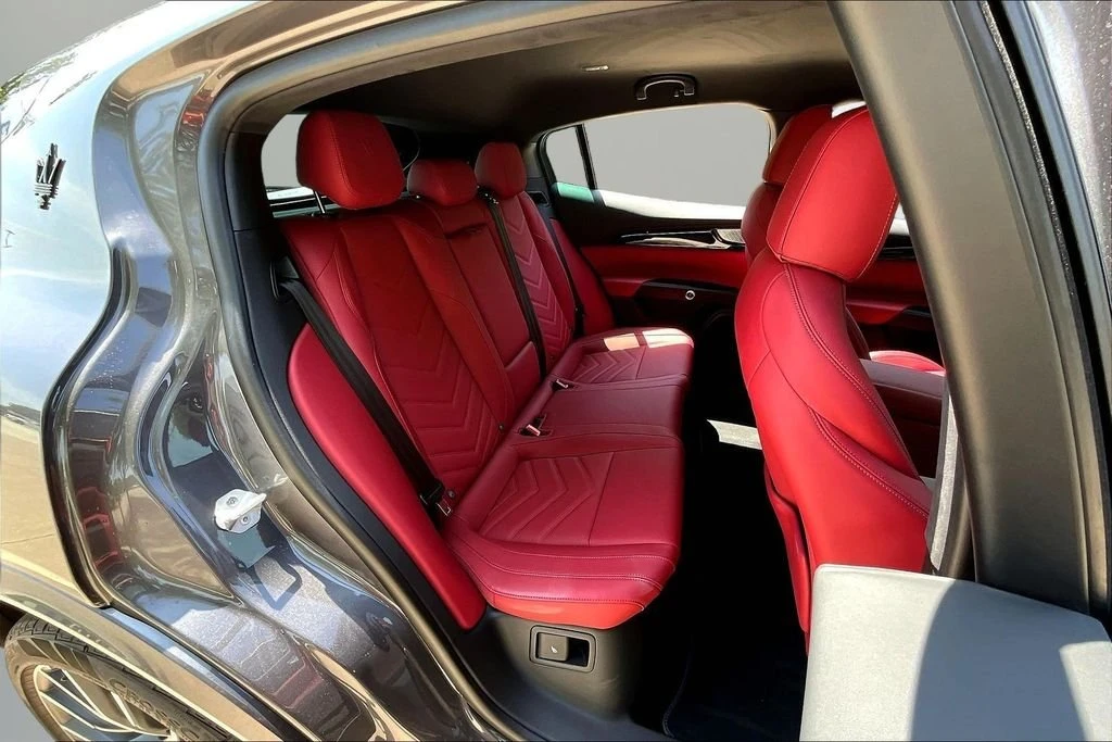 2026 Maserati Grecale - Image 10 of 13