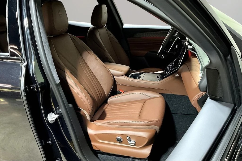 2026 Maserati Grecale - Image 11 of 13