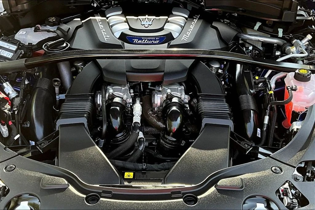 2026 Maserati Grecale - Image 12 of 13